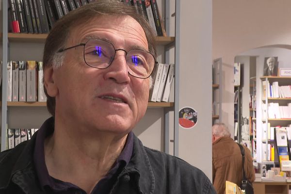 Guy Firroloni, propriétaire de la dernière librairie indépendante d'Ajaccio "La Marge".