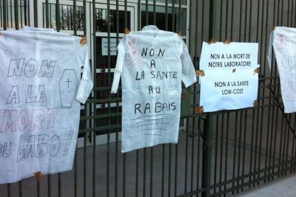 Opération escargot et rassemblement devant l'ARS à Bastia, le 13 novembre 2013