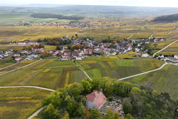 Image drone de la vallée de Ville-Dommange dans la Marne en 2023.