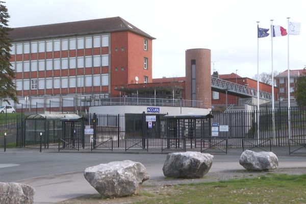 Le lycée Boucher de Perthes à Abbeville, où certains élèves ont reçu des messages à caractère terroristes.