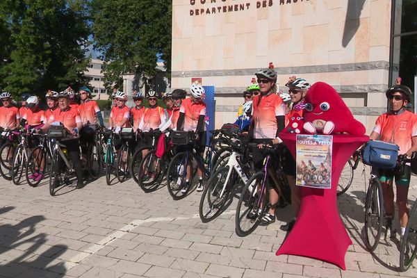 Les 28 cyclistes du club de Gap ont pris le départ ce samedi de la première étape de leur périple vers Paris pour fêter les JO 2024.