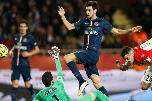 Monaco a su contenir les attaques parisiennes (comme ici avec Pastore), dimanche soir au stade Louis-II. 