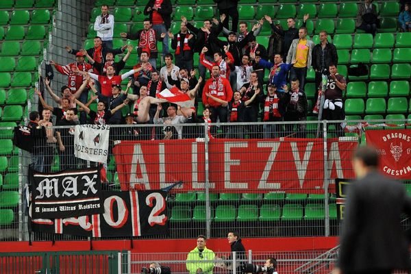 Les supporters valenciennois à Rennes hier samedi. Heureux de voir le VAFC ramener un point. 