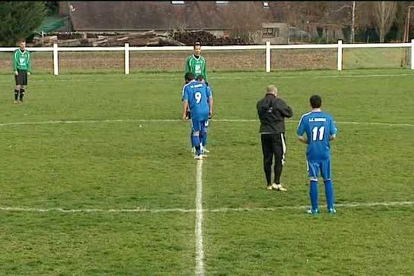 Dimanche dans l'Allier, aucun match de football n'était supervisé par un arbitre officiel.