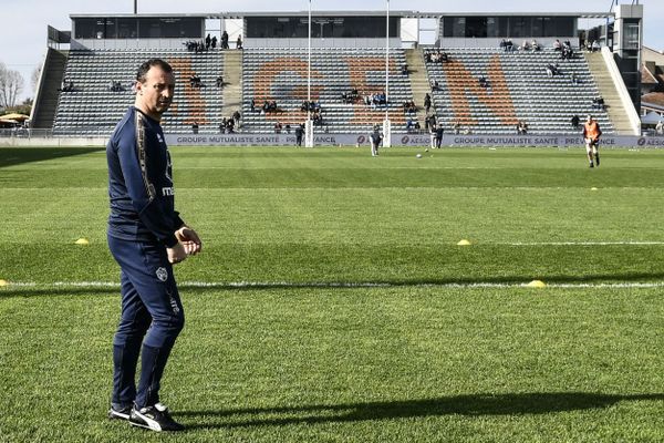 L'identité du joueur contaminé n'a pas été confirmée. Ici, Christophe Laussucq, l'entraîneur du SU Agen (image d'illustration)