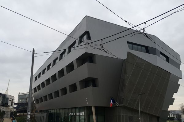 Le campus de l'université Lyon 2 à Bron désert vendredi 7 décembre 