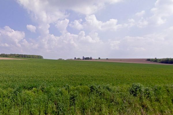 L'avion se serait écrasé dans un champ à proximité de la rue d'Arc à Celles (Belgique)