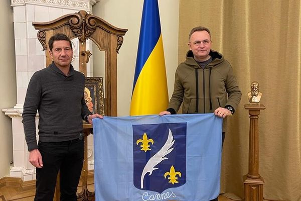 David Lisnard et Andriy Sadovyi officialisent le jumelage de Cannes et de Lviv. Lors du déplacement de l'élu azuréen.