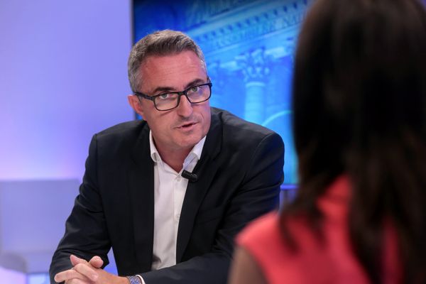 Stéphane Ravier battu par Alexandra Louis dans la 3e circonscription des Bouches-du-Rhône. 