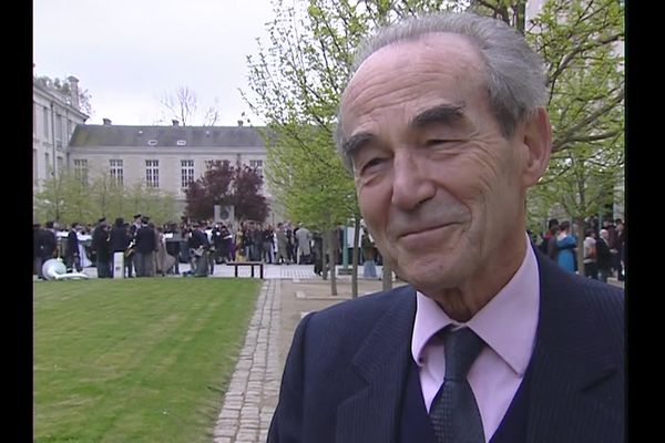 Robert Badinter, invité d'honneur lors du bicentenaire du lycée Clemenceau à Nantes, le 1 avril 2008