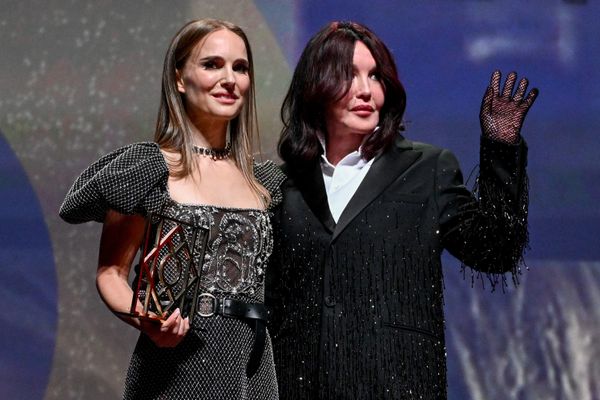 Natalie Portman a reçu un Deauville Talent Award pour l'ensemble de sa carrière des mains d'Isabelle Adjani.