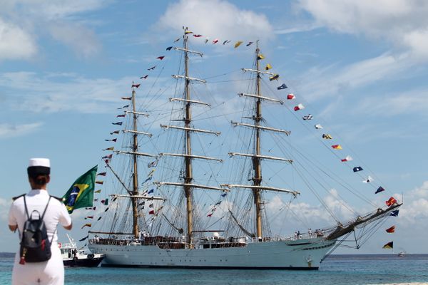 L'arrivée du navire brésilien, le "Cisne Branco", à l'Armada de Rouen en 2019.