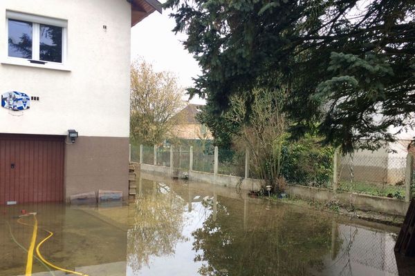 Une maison inondée suite aux crues hivernales de janvier 2018 à Izier, en Côte-d'Or