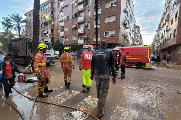 Les associations azuréennes Mission Trekkeurs et ULIS ont aidé à nettoyer les rues de Paiporta, en Espagne.