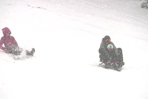A Brameloup, les chutes de neige sont insuffisantes pour ouvrir le domaine skiable.