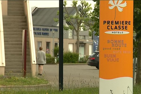 L'une des victimes a réussi à s'échapper de l'hôtel Première Classe de Barjouville, où elle était retenue. 