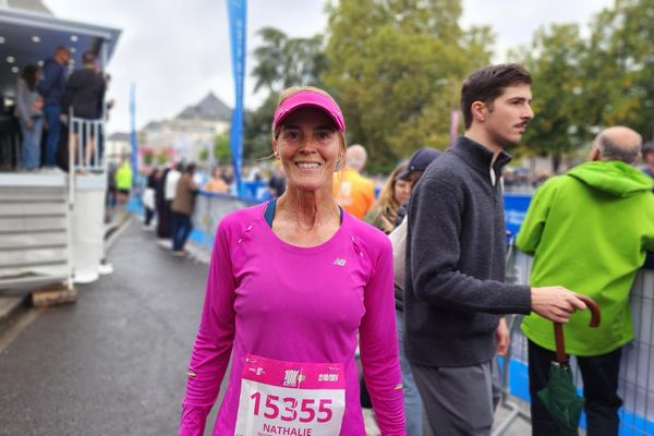 Nathalie Simon a couru pour France 3 Centre-Val de Loire les 10 km du Running Loire Valley