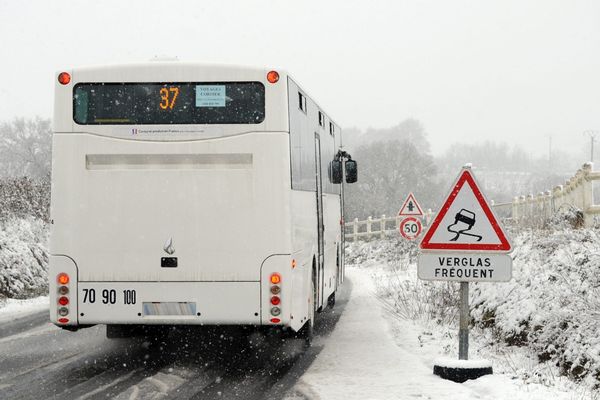 Le Cantal est actuellement en vigilance jaune météorologique en raison d’un risque neige-verglas et grand froid.