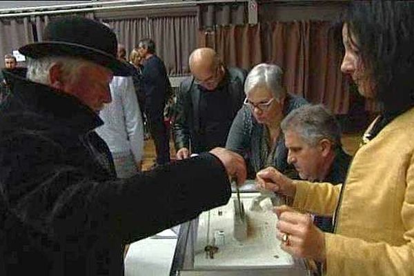 Vauvert (Gard) - élection de la nouvelle direction de la Fédération Française de la Course Camarguaise- 29 février 2016.