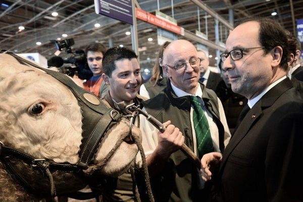 François Hollande a inauguré samedi 21 février le 52e Salon Internationa de l'Agriculture à la Porte de Versailles, à Paris.