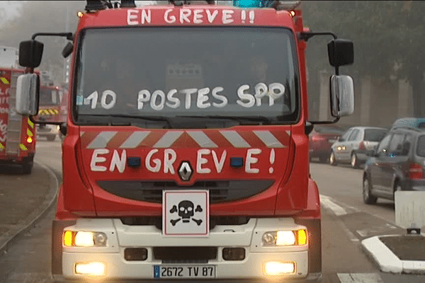 150 pompiers ont manifesté ce matin devant le SDIS 87.