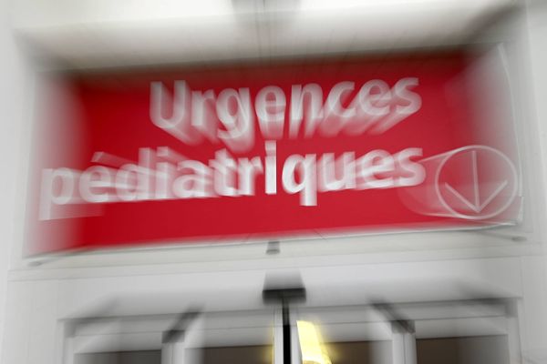 Trois enfants ont été gravement touchés à la tête et transportés en urgence absolue en réanimation à l'Hôpital Sud de Rennes