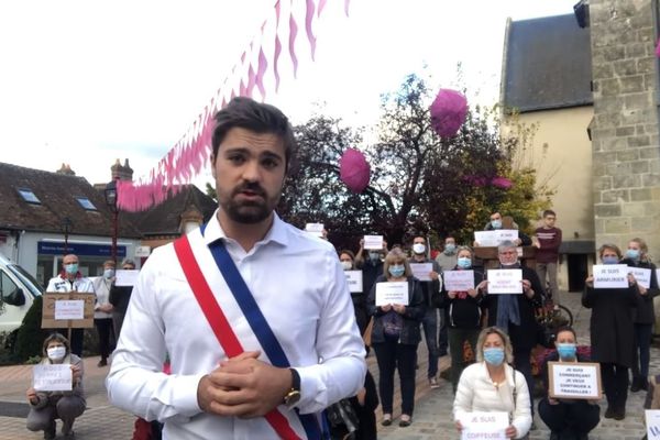 Alexandre Avril, le maire de Salbris dans le Loir-et-Cher s'adresse à Emmanuel Macron via les réseaux sociaux