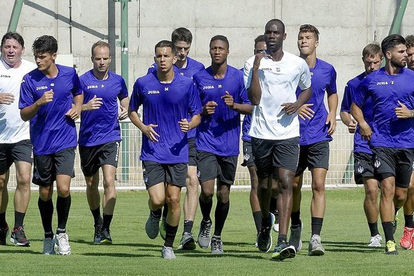 Les joueurs du TFC à l'entraînement