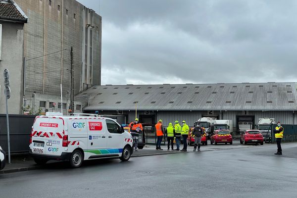 Les secours sont intervenus près des grands moulins de Reims suite au dégagement de fumées. 