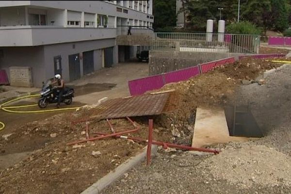 Le quartier Planoise a été longuement privé d'électricité, de fibre optique et de téléphone hier. En cause : l'incendie d'une ligne à haute tension enterrée.