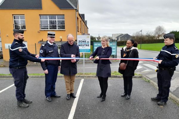 Un projet pensé l’été dernier, en lien avec le maire, Jean-Marc Prince, le colonel Aurousseau, commandant du groupement de gendarmerie de l’Aisne et Ophélie Ragueneau-Greneau, sous-préfète de Vervins. Tous ont inauguré la nouvelle installation.