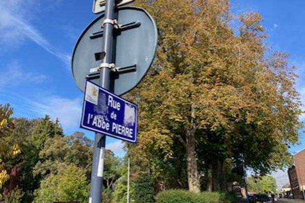 La rue de l'Abbé Pierre à Arras va changer de nom. En mars prochain elle prendra le nom de Marietta Martin, résistante originaire d'Arras.