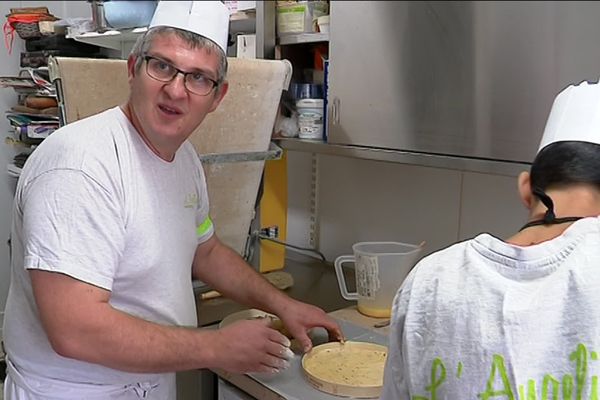 Anciennement installé dans le village de Fenioux, c'est désormais au Tallud que David vit de sa passion boulangère.