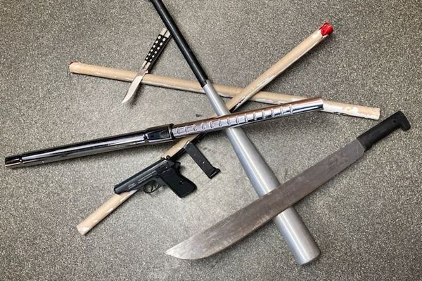 Les armes saisies le 5 avril par la Police dans le quartier de la Folie-Couvrechef à Caen : cinq jeunes d'Hérouville Saint-Clair ont été interpellés