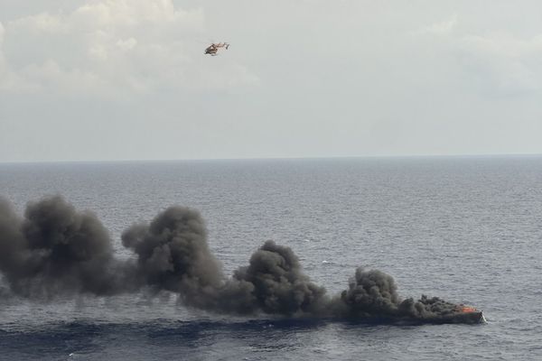 Ce jeudi 15 août, un bateau de plaisance a pris feu au large du Cap Corse.