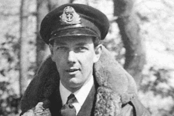 Anthony Dennis Hawkins-King, le pilote anglais disparu le 12 mai 44 au large de Cézembre