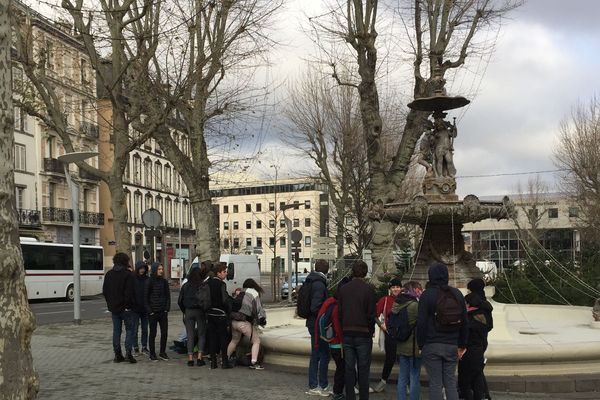 Place Delille, à Clermont-Ferrand, seule une trentaine de lycées étaient présente mardi 11 décembre.