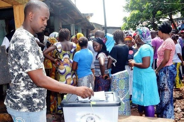 Vote à Conakry le 28 septembre 2014