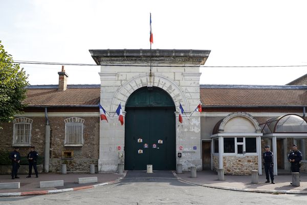 L'entrée de la prison de Fresnes, photographiée en 2016.