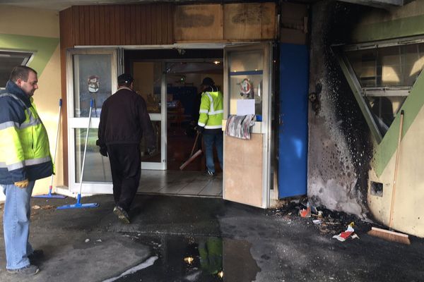 L'incendie a endommagé tout le hall de l'école maternelle des Bruyères à Valentigney.