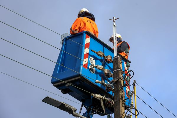 Plus de 11 000 foyers sont privés d'électricité ce vendredi 22  novembre suite à la tempête Caetano.