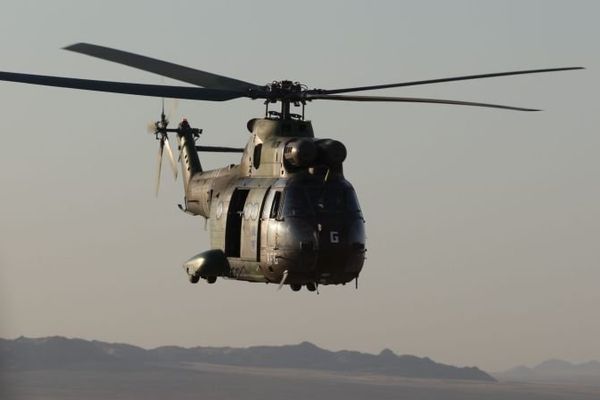 Un Super Puma de l'Armée de l'Air en exercice