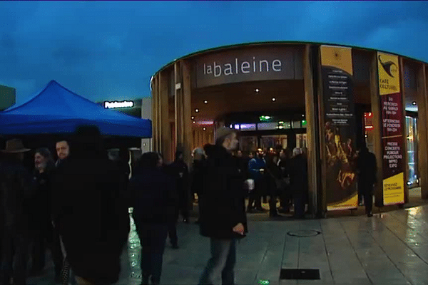 Un banquet pour que La baleine ne s'échoue pas.