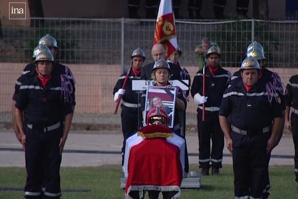 Hommage national à Patricia Filippi, une quinquagénaire pompier volontaire au Boulou, tuée dans un incendie à Cerbère, dans les Pyrénées Orientales, en septembre 2015..