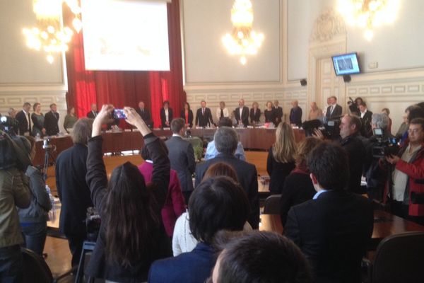 Le conseil municipal de Tours a débuté sa séance par une minute de silence en hommage à Jean Germain, maire de 1995 à 2014.