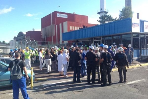 Le personnel de l'usine Spontex de Beauvais a été évacué après un incendie le 4 août au matin. 