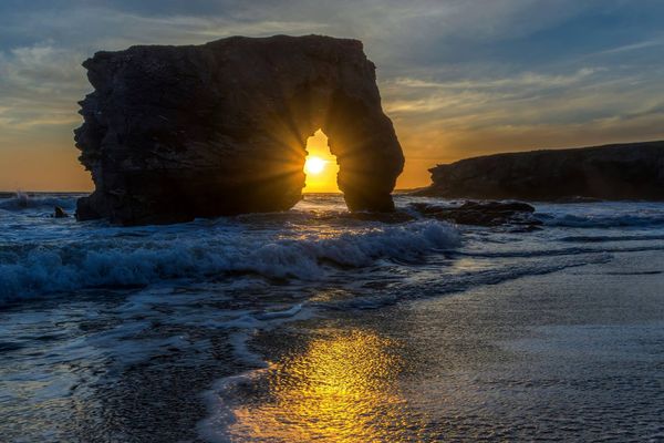 Coucher de soleil à Préfailles (44).