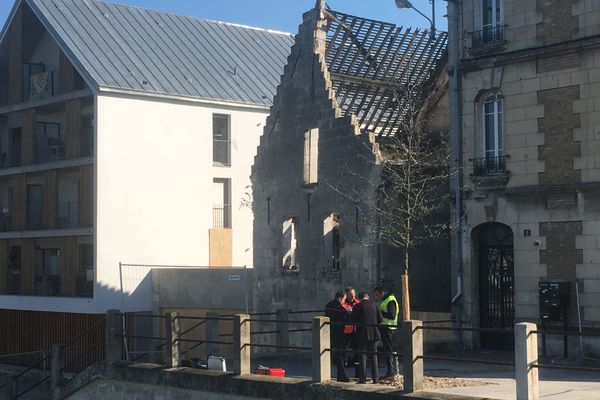 La maison à pas de moineaux de Soissons s'est effondrée vendredi 19 avril 2019.