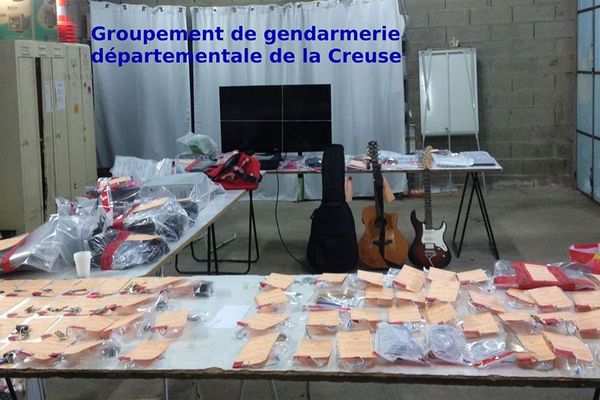 Les objets découverts lors des perquisitions réalisées le 20 mai 2016 dans la Creuse aux domiciles des supects