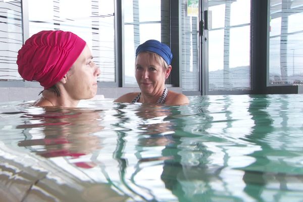 Après un cancer du sein, Marie et Virginie suivent le parcours de soin proposé par l'Institut du cancer de Montpellier et les Thermes de Balaruc-les-Bains.